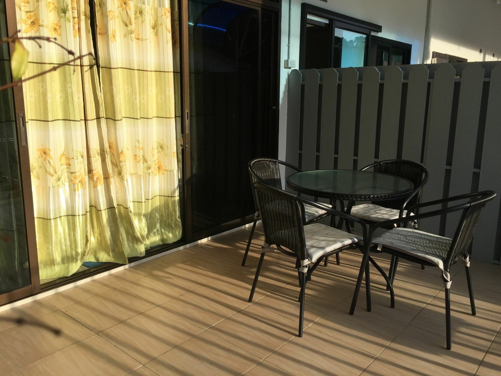 Hotel Baan Aomsub Koh Samet Exterior foto